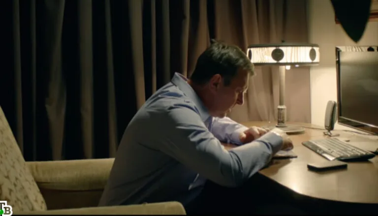 Момент из 13 серии 1 сезона