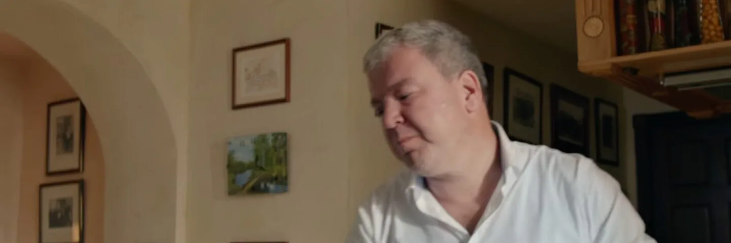 Кадр из 2 серии 1 сезона